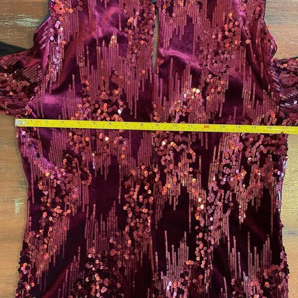 NWT Alexia Admor Women's Sequins Velvet Cold Shoulder Blouse Size M - Picture 8 of 9